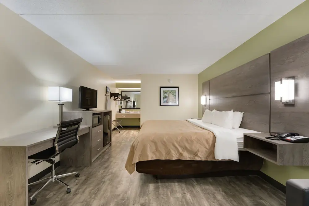 birmingham alabama hotels with airport shuttle service