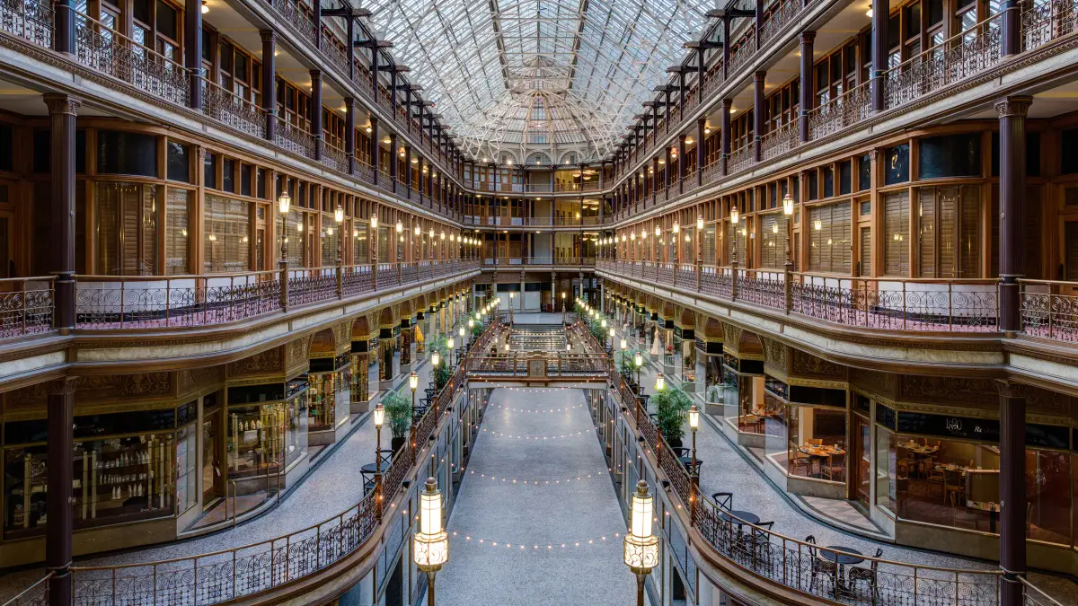 downtown cleveland hotels with shuttle service