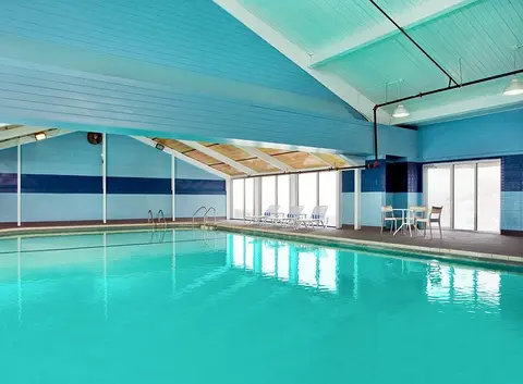 Your Easy Guide to Cleveland Airport Hotels (Shuttle Included!)