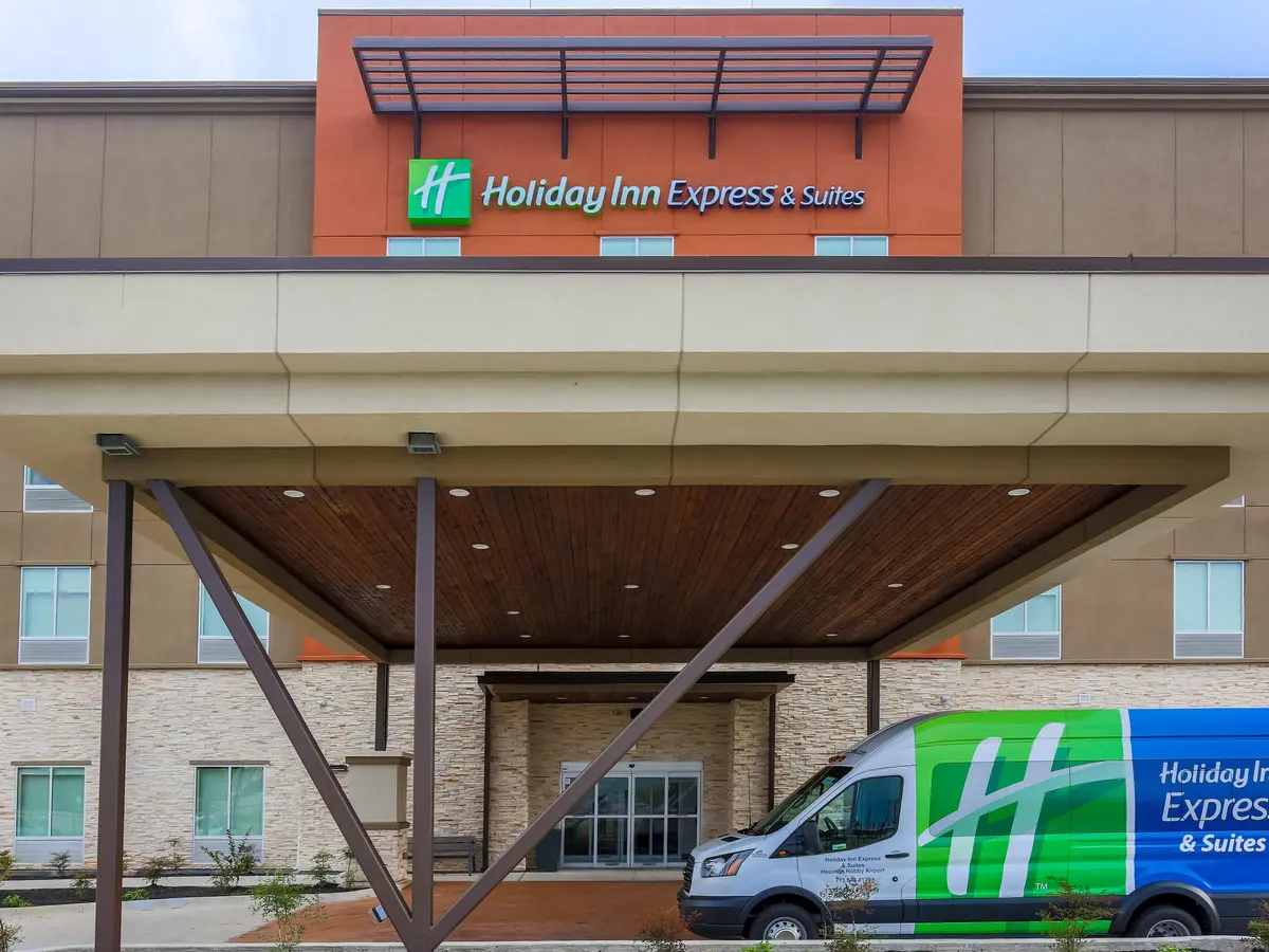 hotels near houston hobby airport with shuttle service
