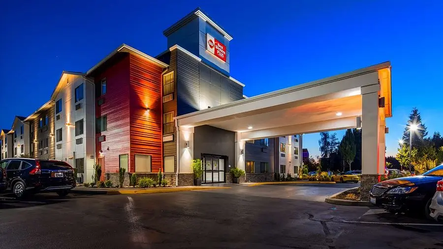 hotels near portland oregon airport with shuttle service