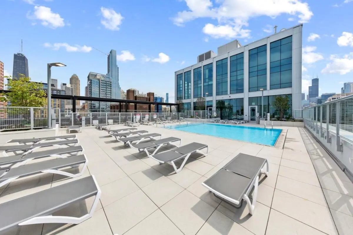 hotels near skydive chicago