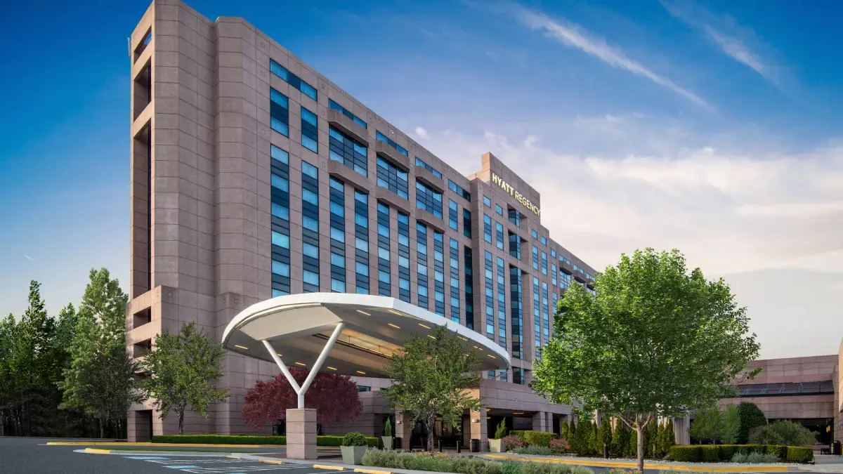 hotels near washington dulles airport with shuttle service