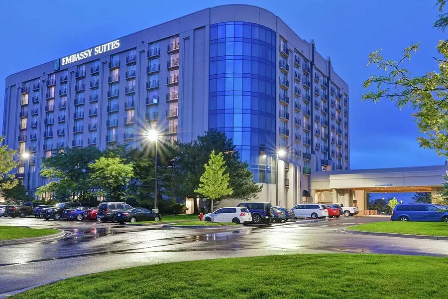 motels near minneapolis airport with shuttle service