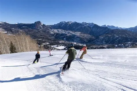 ski resorts close to montreal