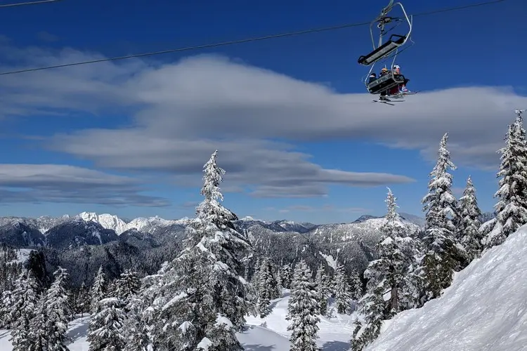 ski resorts near vancouver