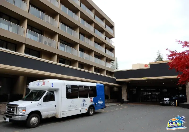 vancouver airport hotels with free shuttle service
