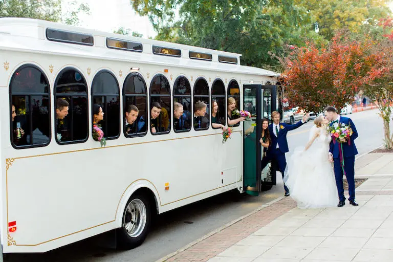 wedding shuttle service milwaukee